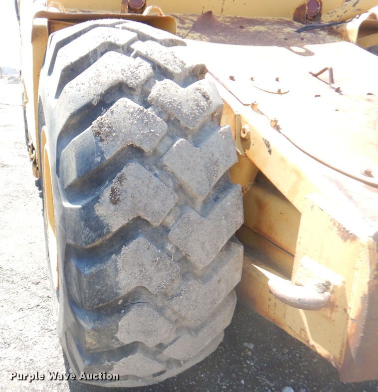 image for item DM6071 1976 Caterpillar 613B  elevating scraper