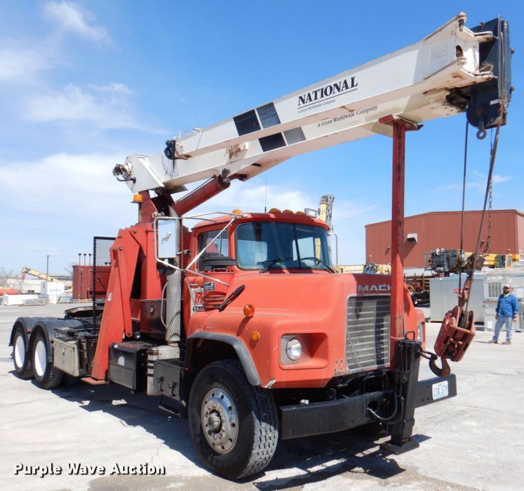 image for item DM6077 1997 Mack DM688S  crane truck