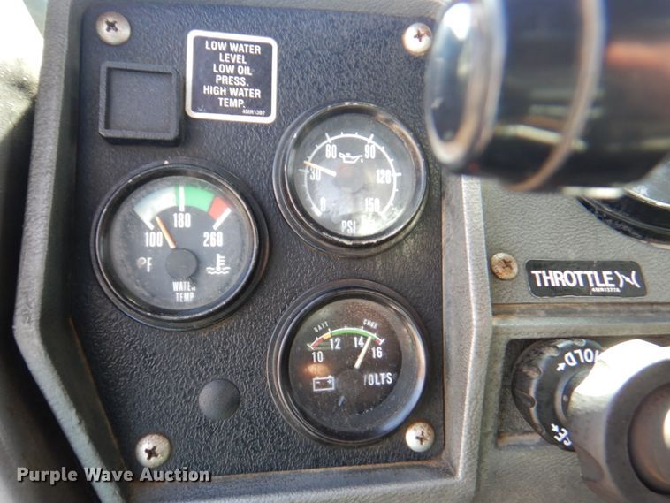 image for item DM6077 1997 Mack DM688S  crane truck