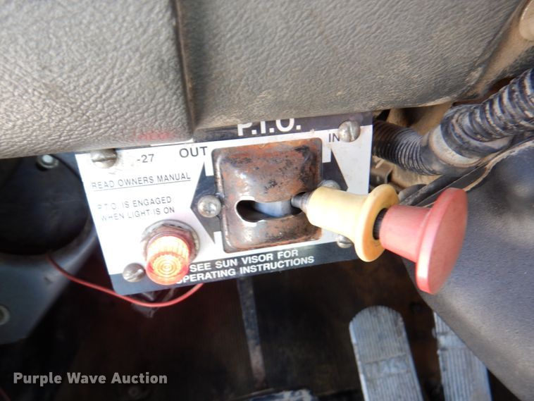 image for item DM6077 1997 Mack DM688S  crane truck