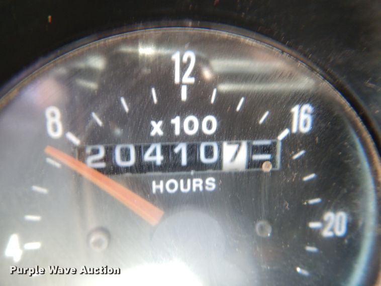 image for item DM6077 1997 Mack DM688S  crane truck