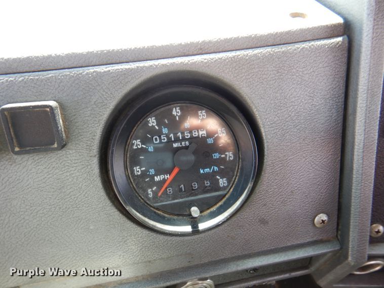 image for item DM6077 1997 Mack DM688S  crane truck