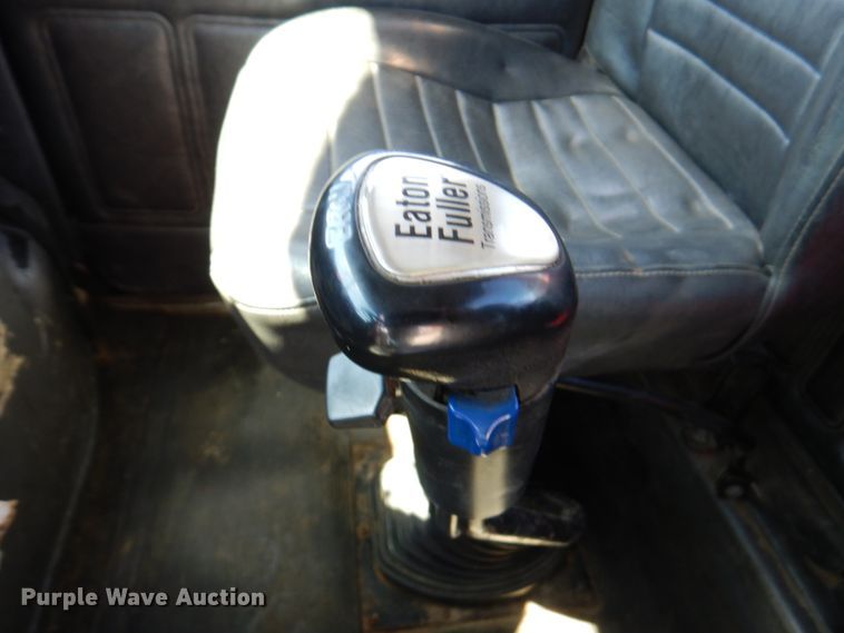 image for item DM6077 1997 Mack DM688S  crane truck