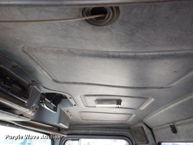 image for item DM6077 1997 Mack DM688S  crane truck