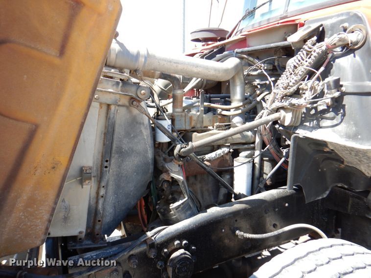 image for item DM6077 1997 Mack DM688S  crane truck