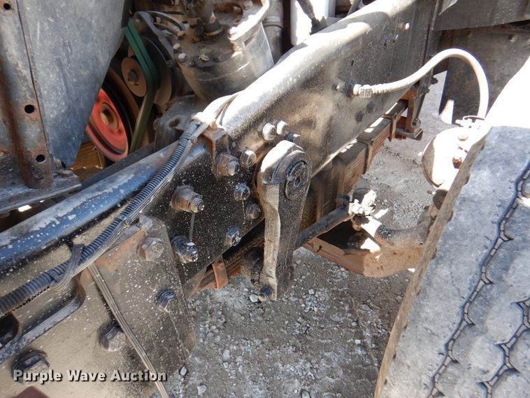 image for item DM6077 1997 Mack DM688S  crane truck