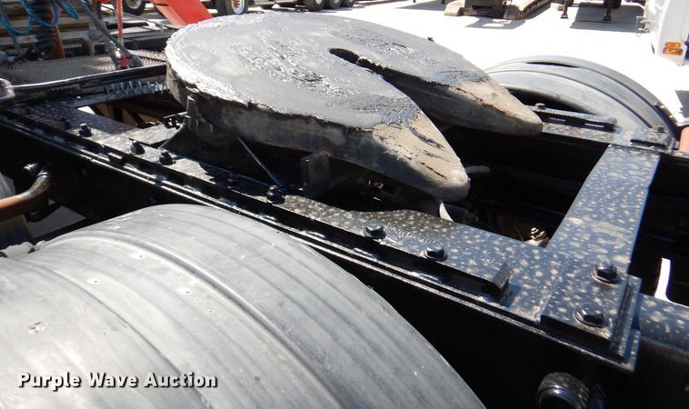 image for item DM6077 1997 Mack DM688S  crane truck