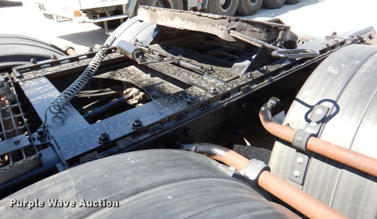 image for item DM6077 1997 Mack DM688S  crane truck