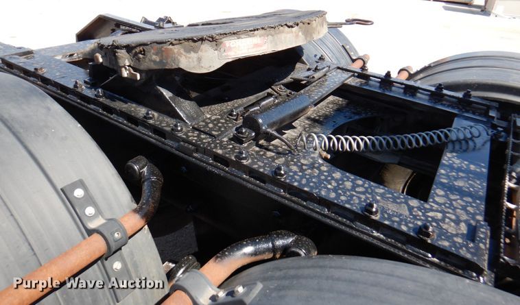 image for item DM6077 1997 Mack DM688S  crane truck