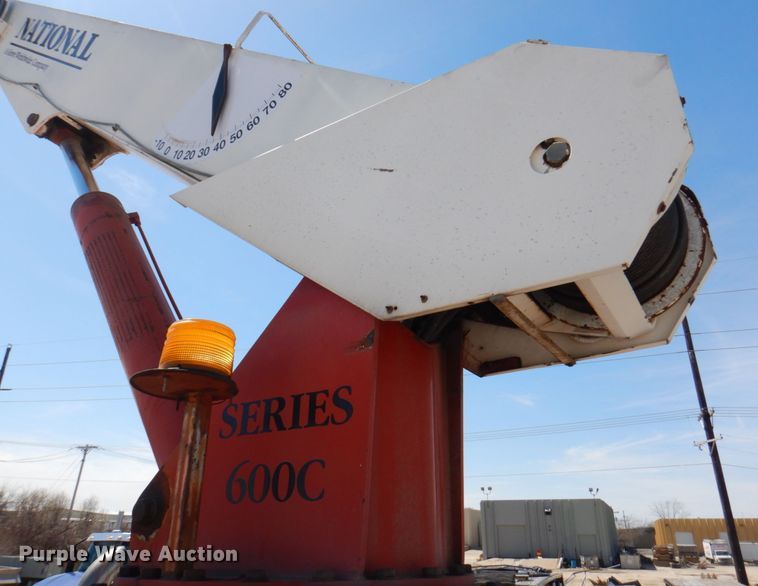 image for item DM6077 1997 Mack DM688S  crane truck