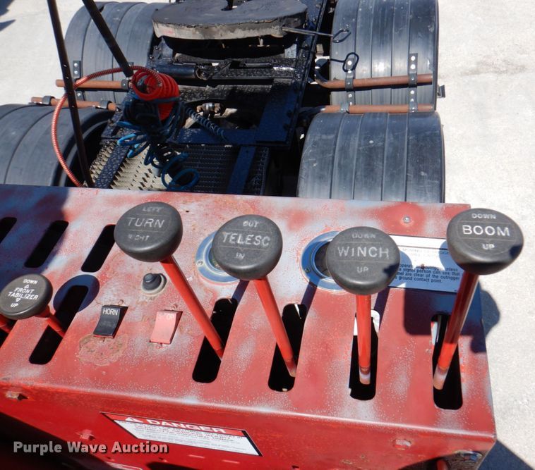 image for item DM6077 1997 Mack DM688S  crane truck