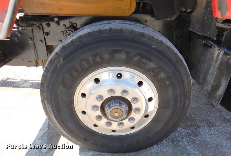 image for item DM6077 1997 Mack DM688S  crane truck