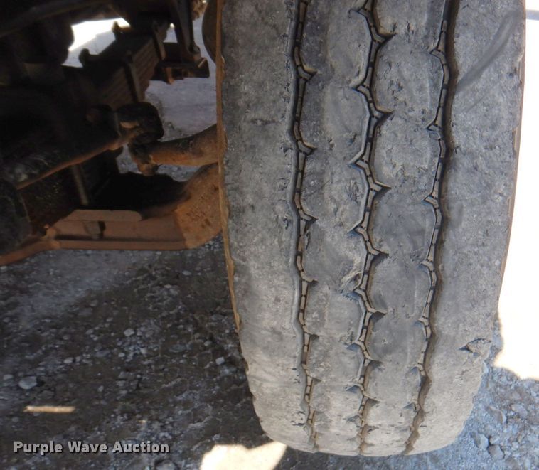 image for item DM6077 1997 Mack DM688S  crane truck