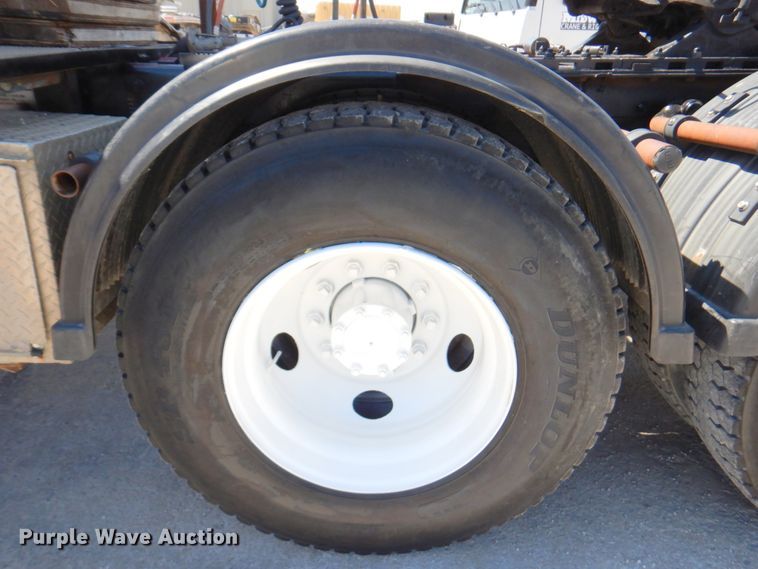 image for item DM6077 1997 Mack DM688S  crane truck