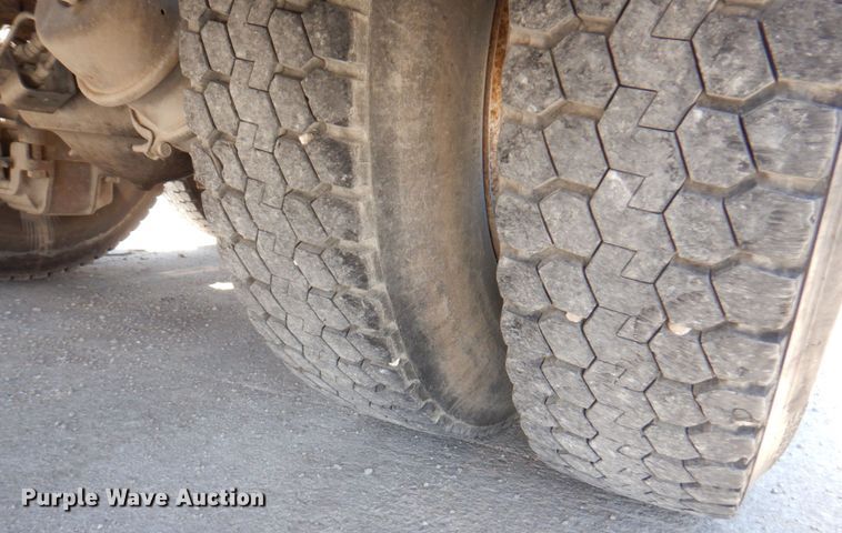 image for item DM6077 1997 Mack DM688S  crane truck