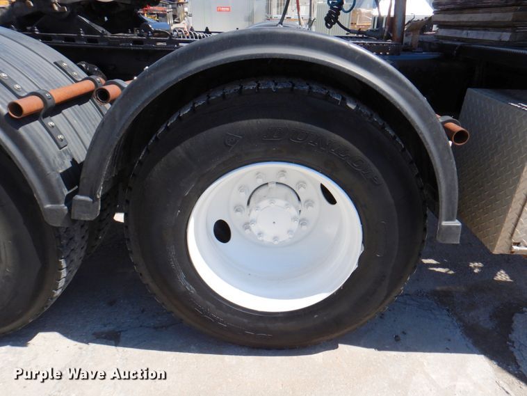 image for item DM6077 1997 Mack DM688S  crane truck