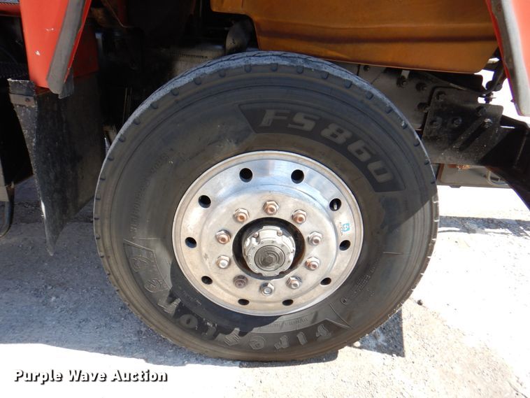 image for item DM6077 1997 Mack DM688S  crane truck