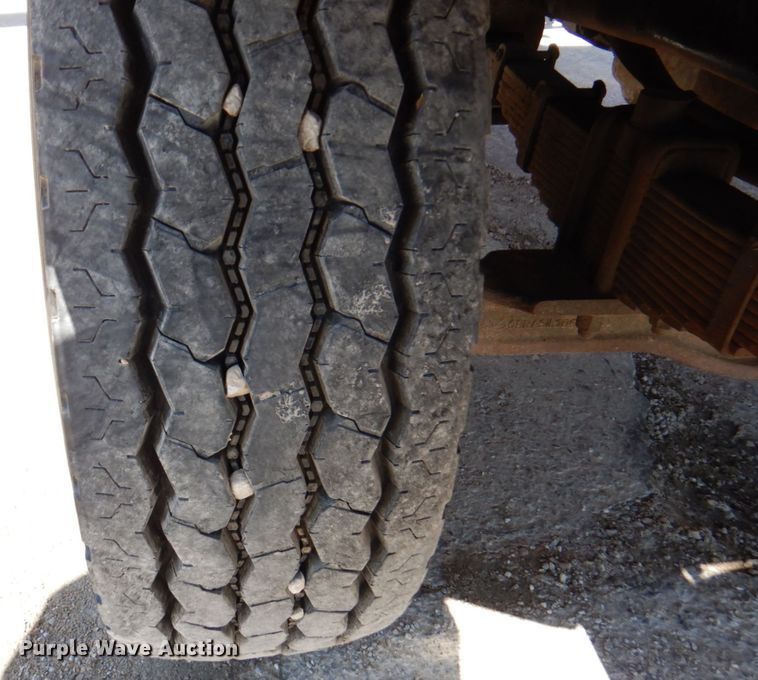 image for item DM6077 1997 Mack DM688S  crane truck