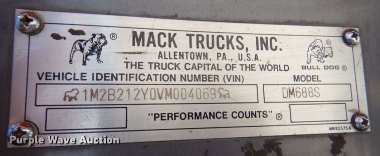 image for item DM6077 1997 Mack DM688S  crane truck