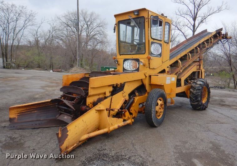 image for item DM6113 1979 Athey 7-12D  windrower