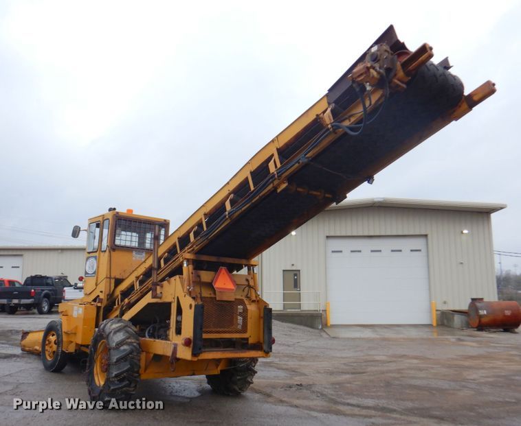 image for item DM6113 1979 Athey 7-12D  windrower