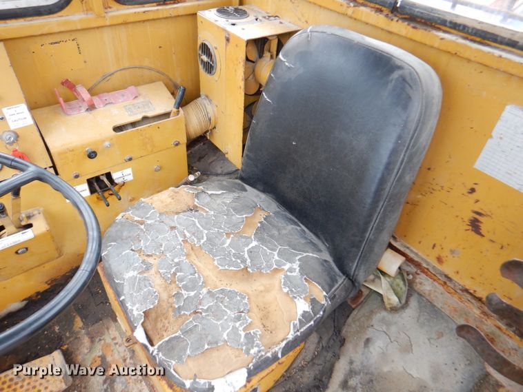 image for item DM6113 1979 Athey 7-12D  windrower