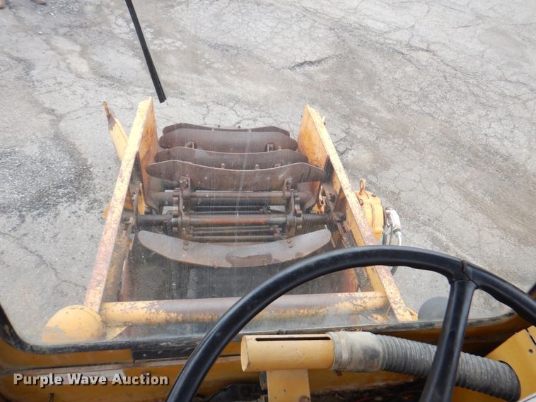 image for item DM6113 1979 Athey 7-12D  windrower