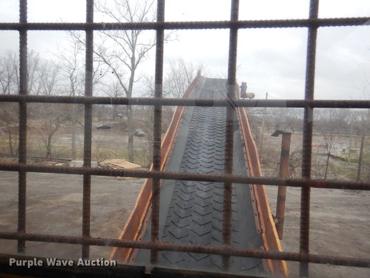 image for item DM6113 1979 Athey 7-12D  windrower