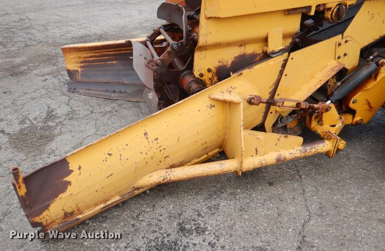 image for item DM6113 1979 Athey 7-12D  windrower