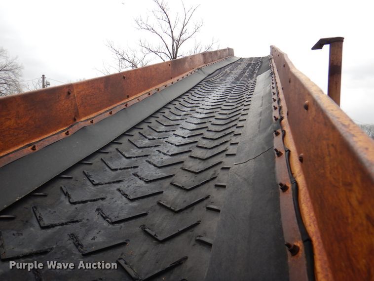 image for item DM6113 1979 Athey 7-12D  windrower