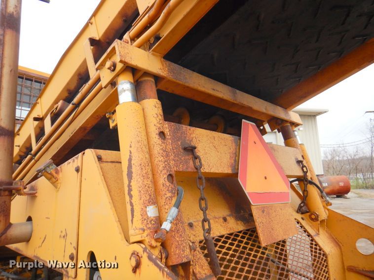 image for item DM6113 1979 Athey 7-12D  windrower