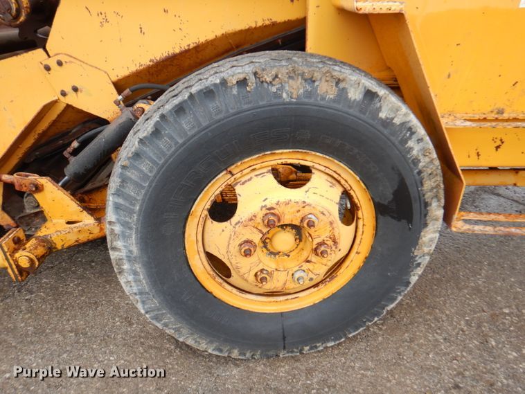 image for item DM6113 1979 Athey 7-12D  windrower