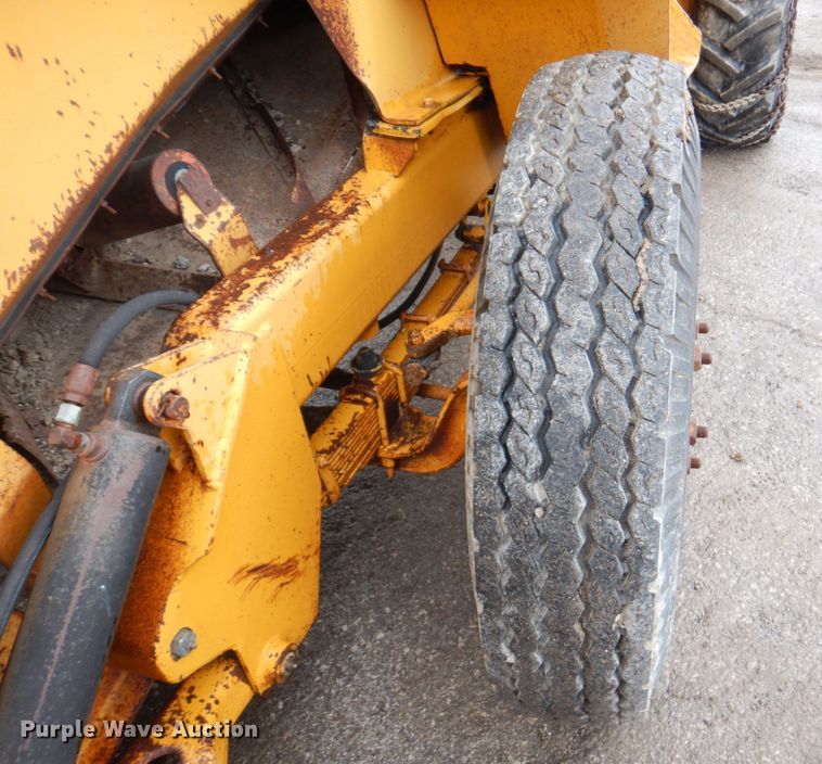 image for item DM6113 1979 Athey 7-12D  windrower