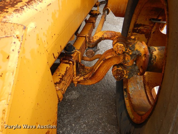 image for item DM6113 1979 Athey 7-12D  windrower