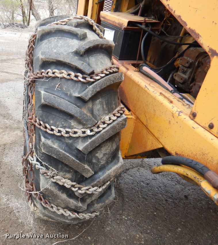 image for item DM6113 1979 Athey 7-12D  windrower