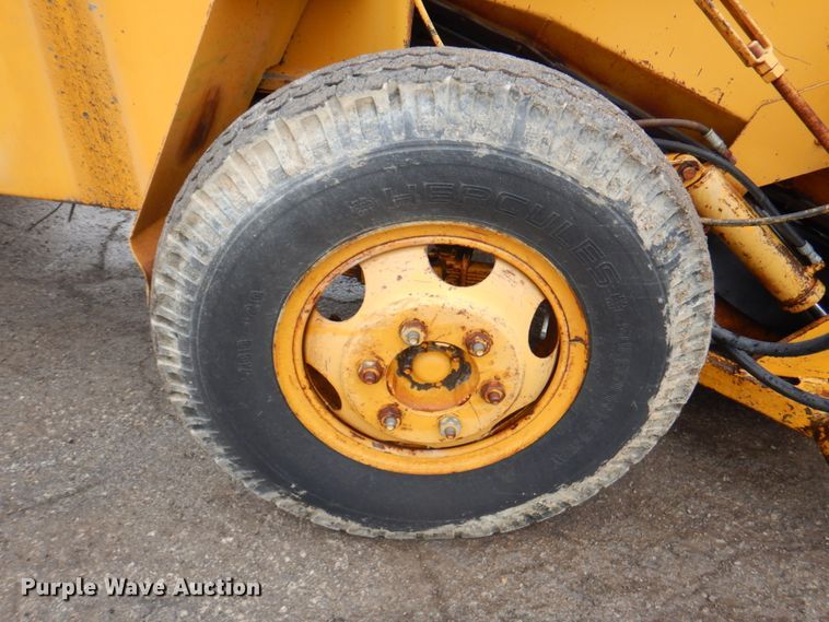 image for item DM6113 1979 Athey 7-12D  windrower