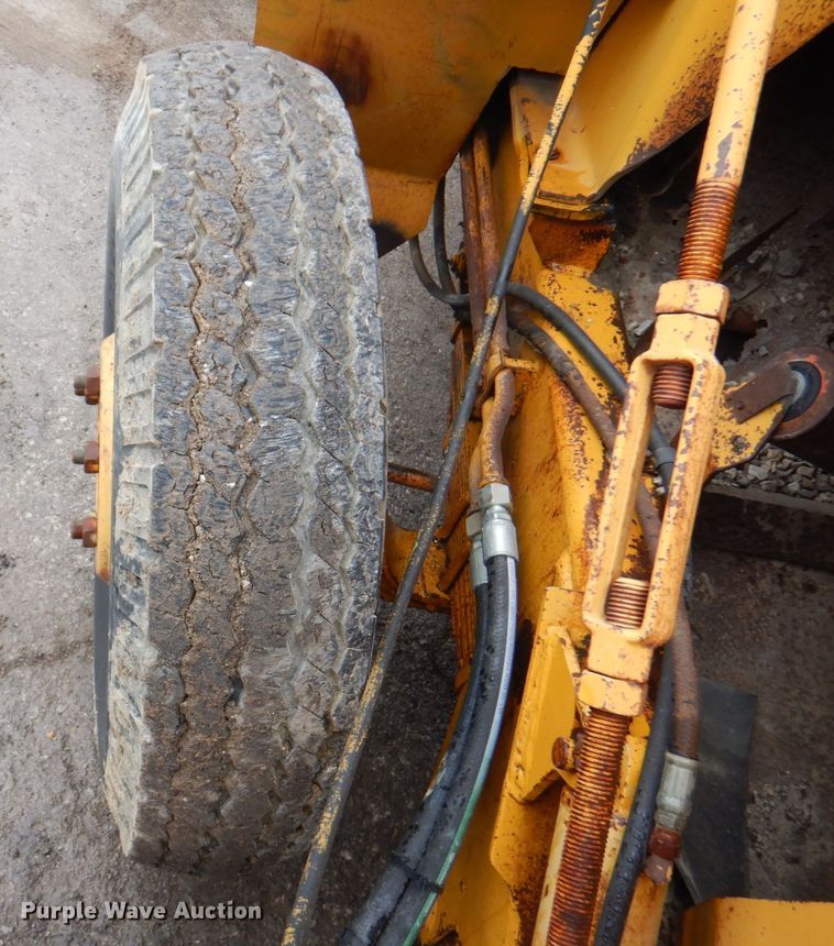 image for item DM6113 1979 Athey 7-12D  windrower