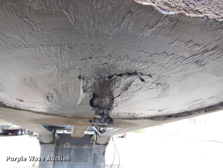 image for item DM6114 2010 Trail King TK110HDG533  lowboy equipment trailer