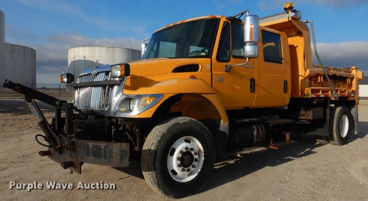 image for item DM7252 2004 International 7400  dump truck