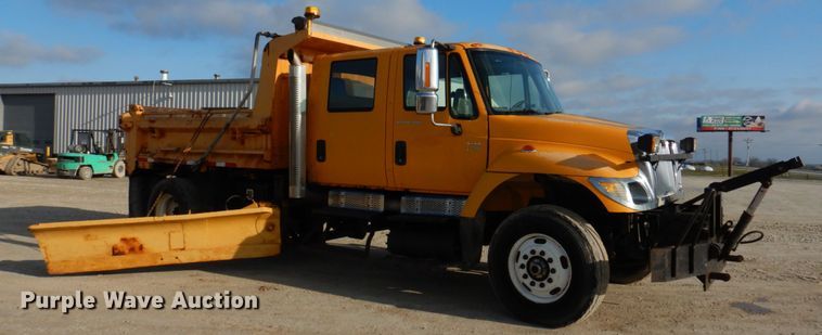 image for item DM7252 2004 International 7400  dump truck