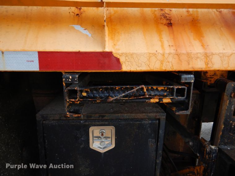 image for item DM7252 2004 International 7400  dump truck