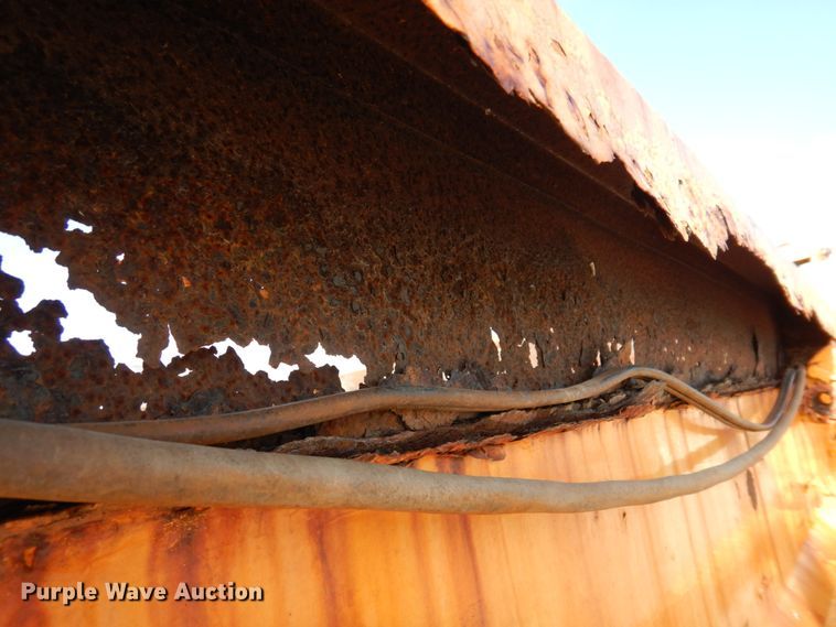 image for item DM7252 2004 International 7400  dump truck