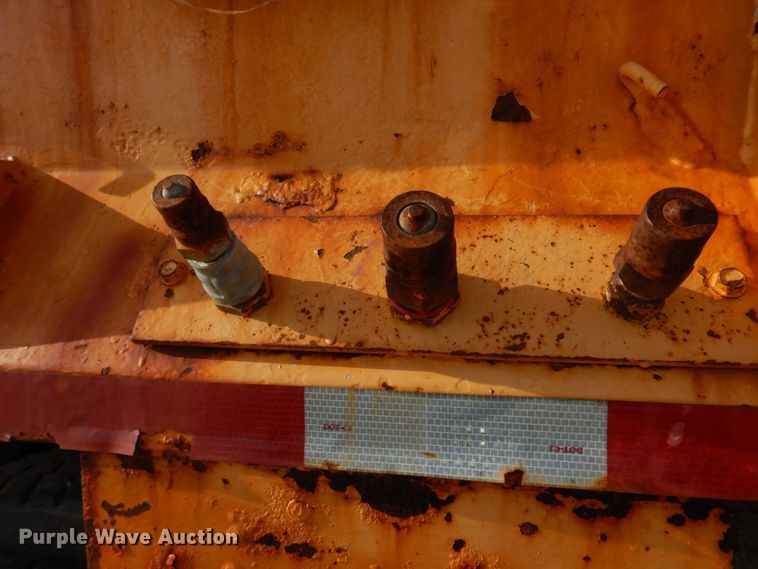 image for item DM7252 2004 International 7400  dump truck