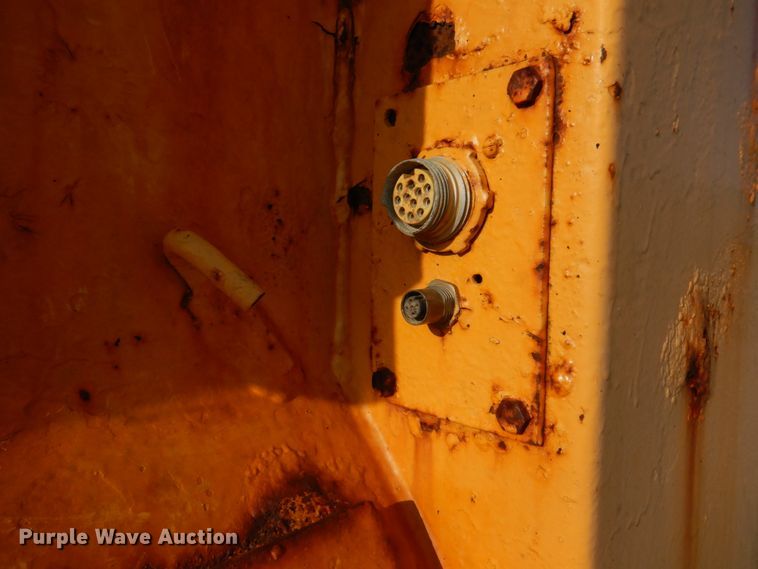 image for item DM7252 2004 International 7400  dump truck