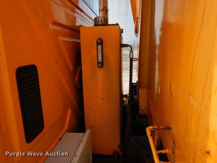 image for item DM7252 2004 International 7400  dump truck