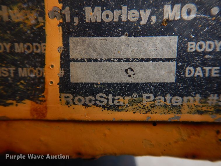 image for item DM7252 2004 International 7400  dump truck