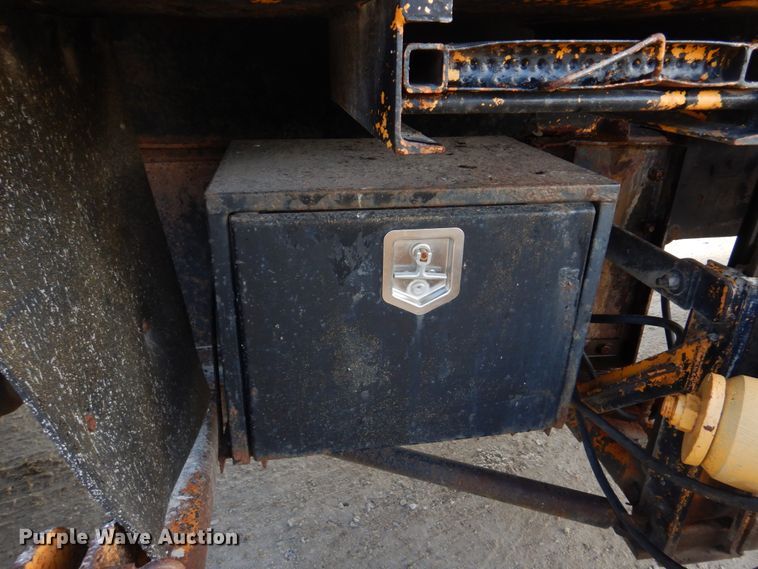 image for item DM7252 2004 International 7400  dump truck