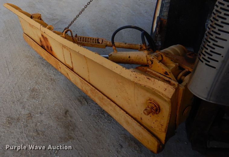 image for item DM7252 2004 International 7400  dump truck