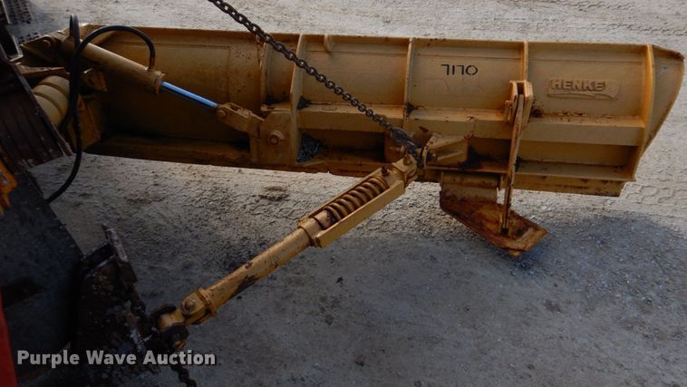 image for item DM7252 2004 International 7400  dump truck