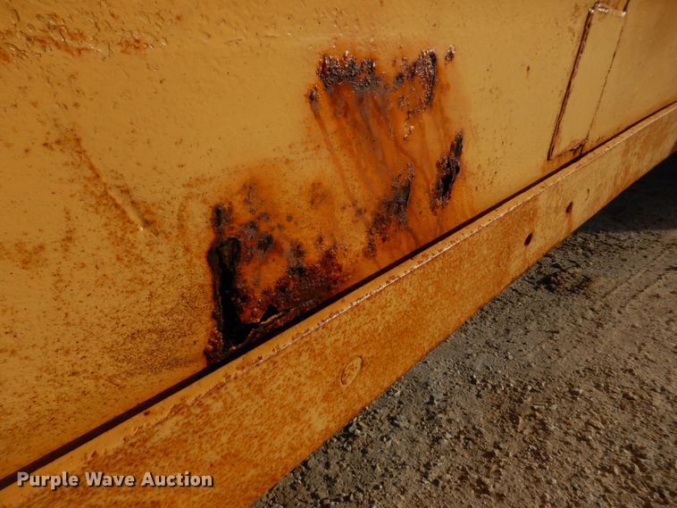 image for item DM7252 2004 International 7400  dump truck